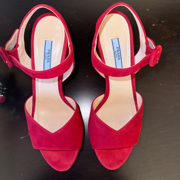 Prada heels - Picture 3 of 10